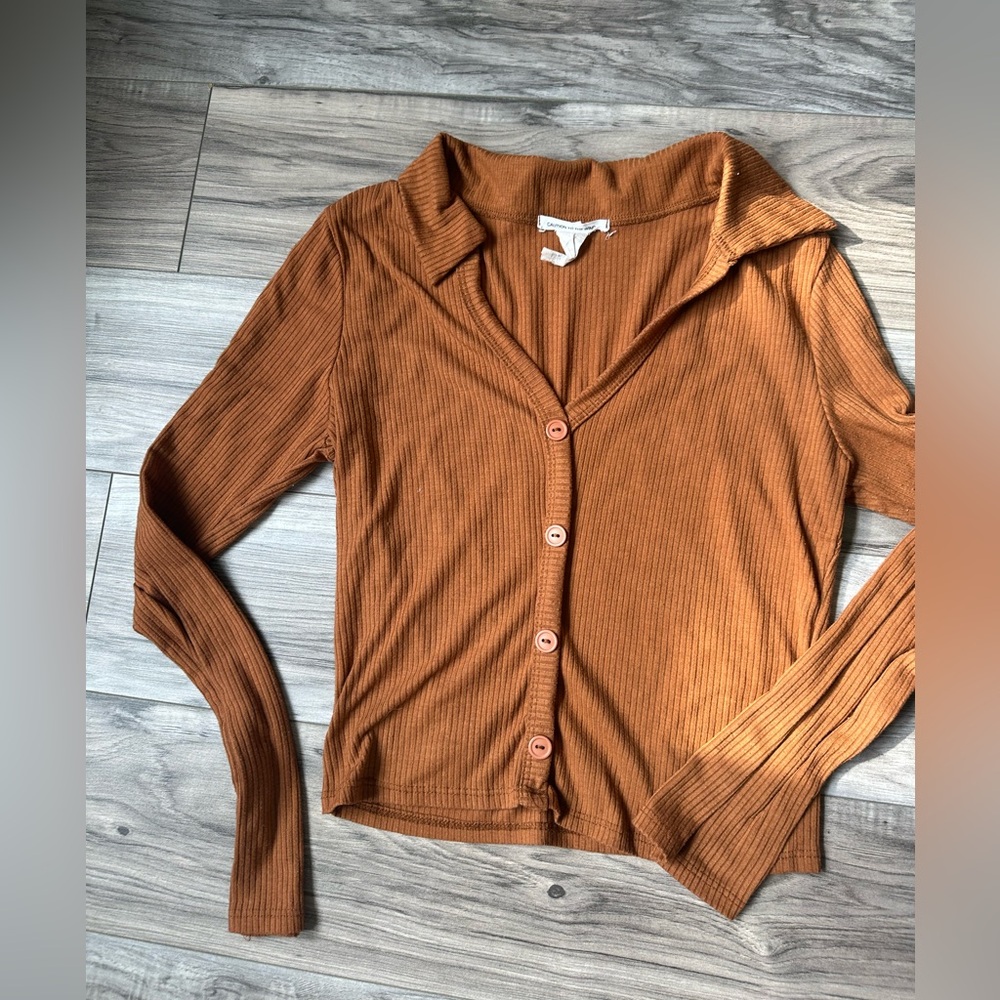 Caution to the Wind Rusty Brown Collared L/S Ribbed Shirt Button Details Size L